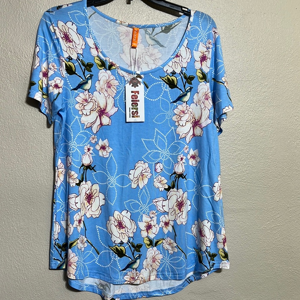 Super soft, floral top